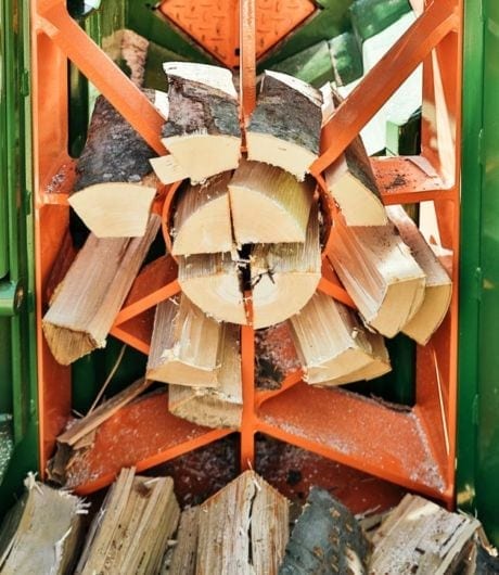 La macchina automatica per legna da ardere con lama della sega per